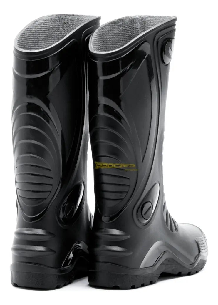 Par de botas de caucho para moto vistas por detrás
