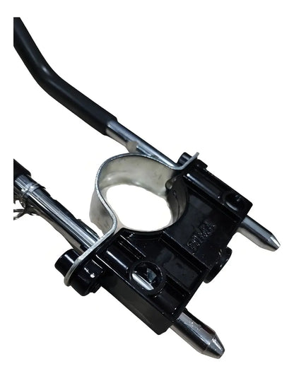 Candado GX 2313 montado en el manubrio de la moto