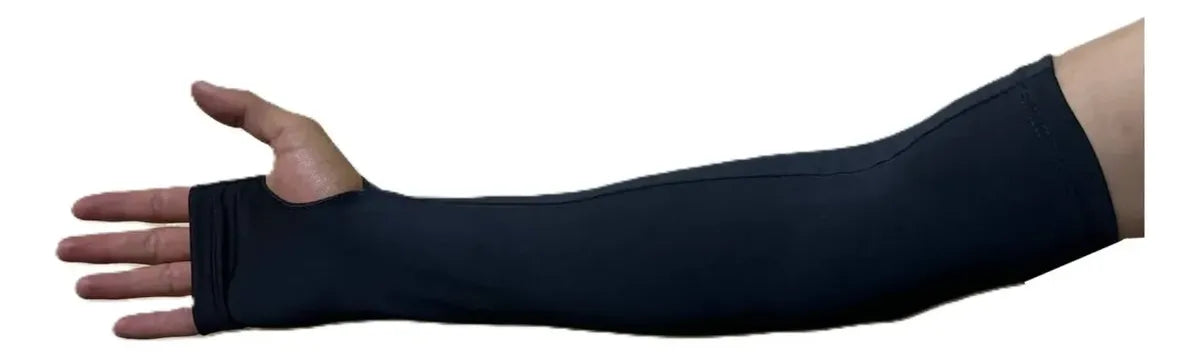 Brazo con manga protectora azul oscura