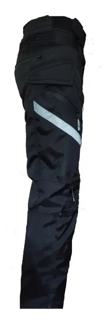 Pantalón para motociclista visto de perfil
