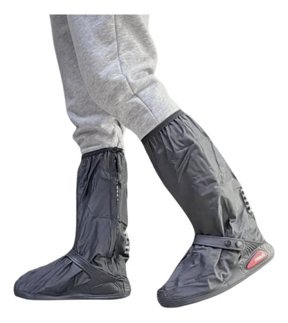 Piernas con zapatones Prius grises sobre la sudadera